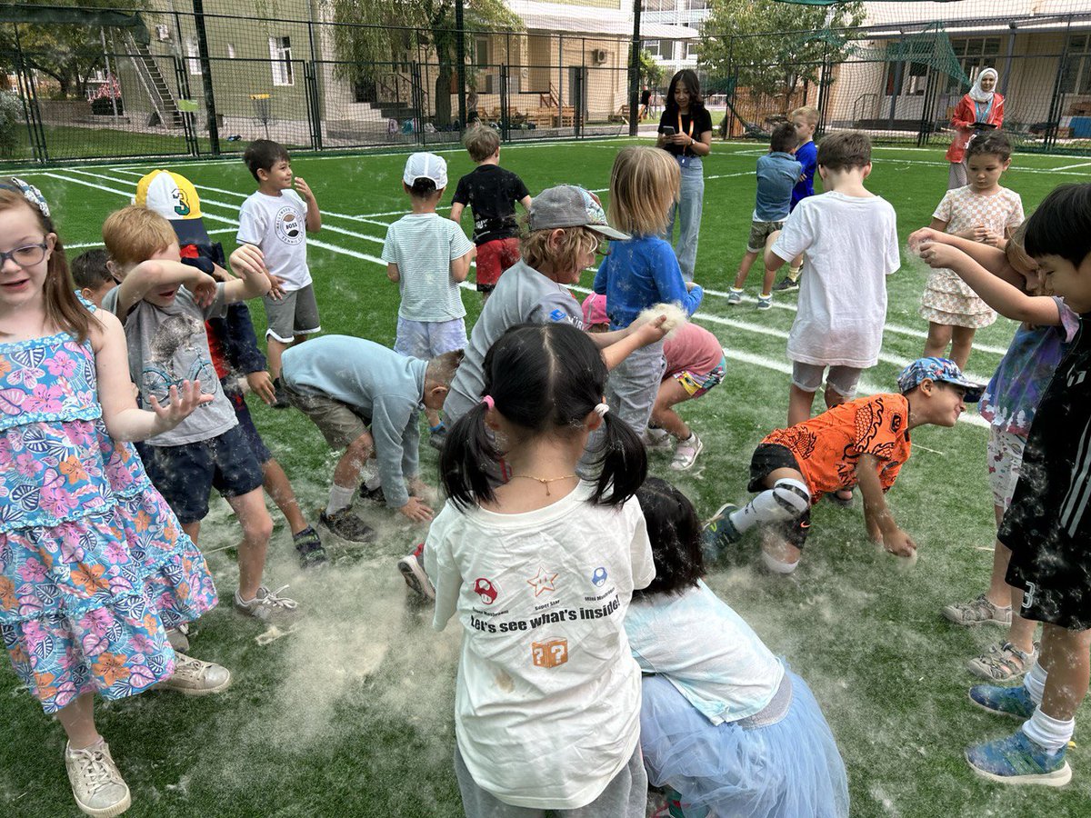 BrianJKasper's tweet photo. What do Grade 1 students do when they encounter cattail (Typha) seeds ...#play #tashschool @billkralovec @LenaGT @DohaDerek #OutdoorLearning #Nature https://t.co/vi172YOddL