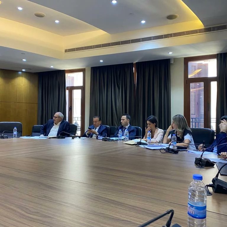 RDFLwomen's tweet photo. لجنة حقوق الإنسان النيابية تقر إقتراح قانون تحديد سن الزواج وتجريم تزويج الطفلات والأطفال في لبنان المقدم من التجمع النسائي . خطوة تشكل محطة جديدة في رحلة النضال التي يخوضها التجمع من أجل حماية الطفلات والأطفال من التزويج المبكر في لبنان منذ 2017.
#مش_قبل_ال١٨
#NotBefore18 https://t.co/nbDPziDiRk
