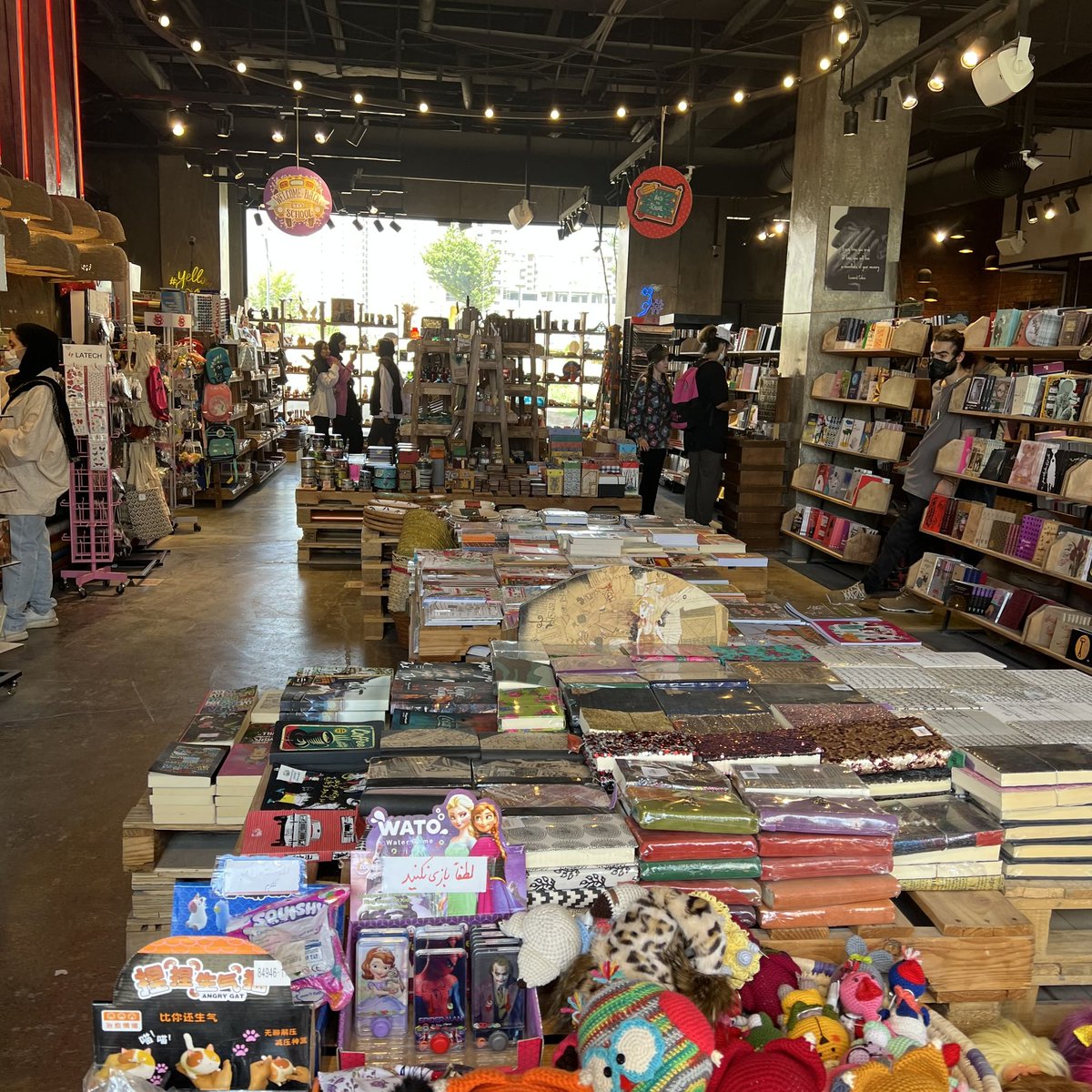 Leyla_ranjbar's tweet image. GM NFT World 😍🤍
Guess where this is?
#smileworld 
#FriikkiSkulls 
#TheDale_
#NFTkid