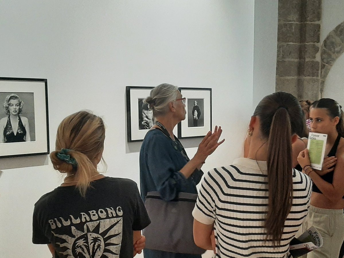 E4THEcs's tweet image. BTS TOUR1 - MCAT : visite de l&apos;exposition &quot;Forever Sixties&quot; au Couvent des Jacobins pour introduire l&apos;année à venir et découvrir une facette de Exporama.
#lyceejarennes #tourisme #accueil #formation #Bretagne
#rennes #couventdesjacobins #visitrennes #art #foreversixties