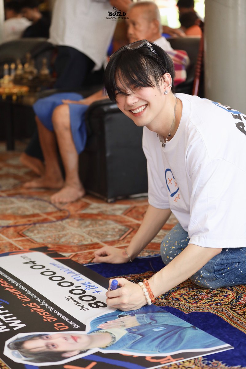เข้าวัดก็อยากจะได้บุญ​ มองตาคุณก็อยากจะได้ใจ!!! หรอ? เปล่า อยากได้กรรไกร55555555555555 หยอกกกกกกน้าาาา หล่อแล้วว แค่ยังไม่ได้เซ็ตผมเองเนอะ😎
~ ใกล้วันที่พี่บิวจะได้เจอทุกคนที่มาเก๊าแล้ววว ตื่นเต้นกันมั๊ยน้าาาา 🫶🏻 ขอให้วันนี้เป็นวันที่ดีนะ💙✨

#BuildJakapan <a href="/JakeB4rever/">BIU.</a>