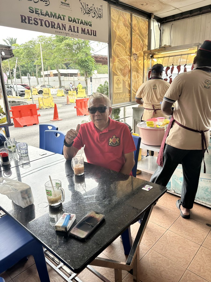 Apa pun yang berlaku mesti kena tea ice dulu ya!!!