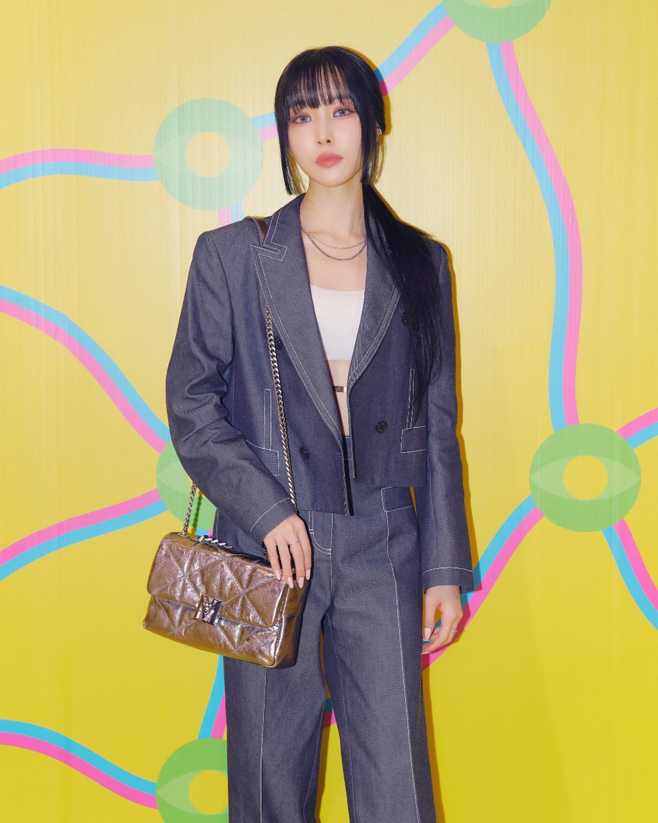 yujupdates's tweet photo. [PHOTO] 230908 Tatler Singapore's post with YUJU for MCM Frieze Seoul 2023

🔗 https://t.co/vqAlxLeChU

#YUJU #유주 #LUVU #러뷰 @konnect_YUJU https://t.co/zTK6HoZ3bp