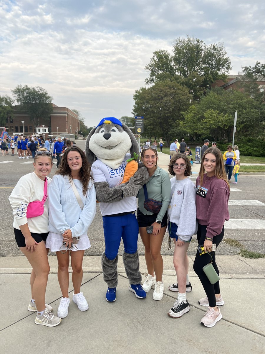 sdstateloyalty's tweet photo. You turned a day of celebration into endless new opportunities for our Jackrabbit family.💙💛

6,225+ donors. 24 hours. $2,479,200+ raised. Thank you for a record-breaking #onedayforstate, Jackrabbit Nation!

Final results coming in the upcoming week: https://t.co/xUBTUIAjAn https://t.co/jXXIBV34m1