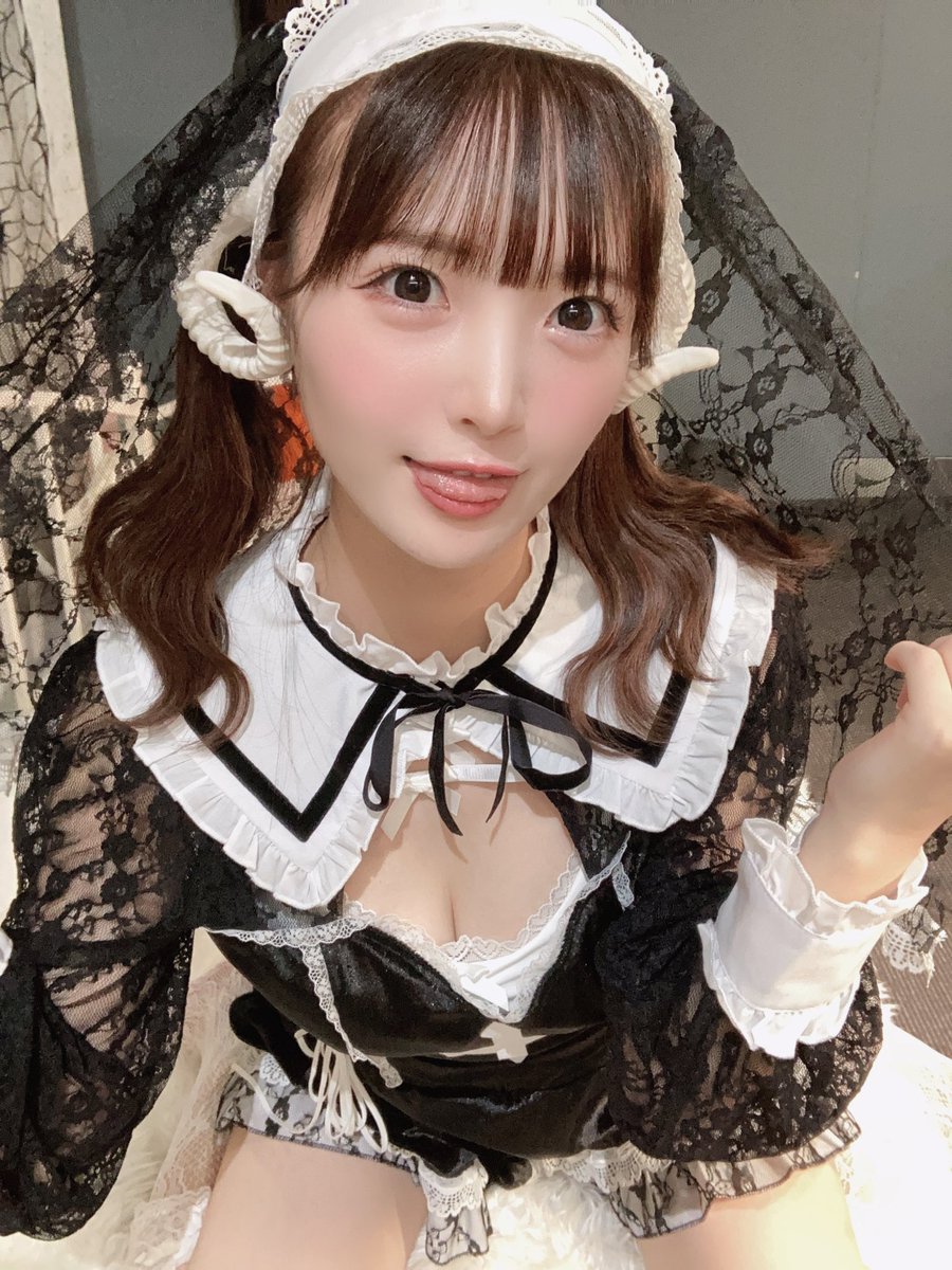 ねえ、誓っちゃいますか？💍🧟‍♀️ . . ハロウィン宿題チェキ撮影