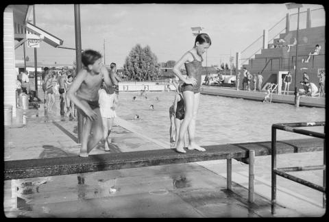 aaronsmith's tweet photo. In 1965, Charles Perkins took some Aboriginal kids to Moree pool. But, a council bylaw banned Aboriginals. 

A clash ensued, and angry white locals confronted those trying to overturn the ban. In 1965.

We need to listen to, and walk together with indigenous Australians. #VoteYes https://t.co/ZBtTd8ys6M