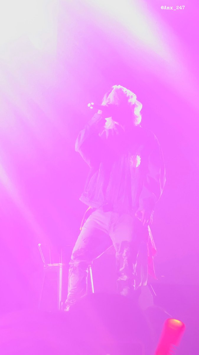 Amx247's tweet photo. THIS PICTURE TURNED OUT PRETTY GOOD OMG?! #iKON_TakeOff_Atlanta #iKON_TAKEOFF_USA #IKON #iKONinATL https://t.co/xNueJ5ZKUI