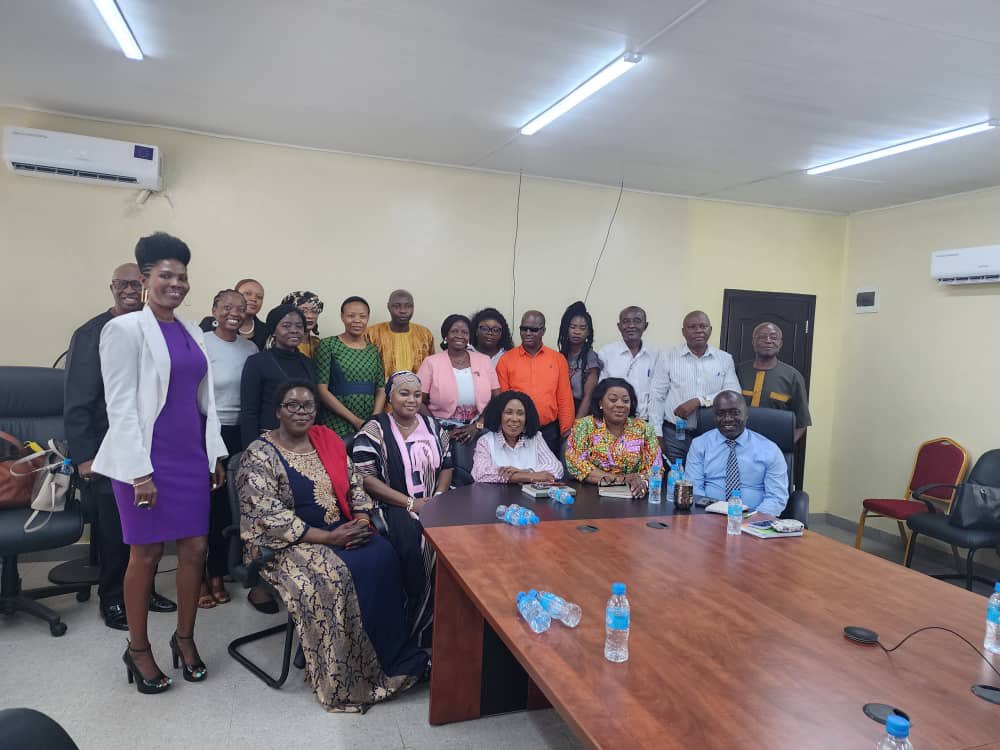 AUC_PAPS's tweet photo. #APCAAC was received at #SierraLeone’s Ministry of Basic &amp; Secondary Education to discuss the role of peace &amp; civic education, innovation etc, in rebuilding lives of #children affected by armed conflicts through rehabilitation/reintegration &amp; participation in community engagement https://t.co/lzYkuz75zU