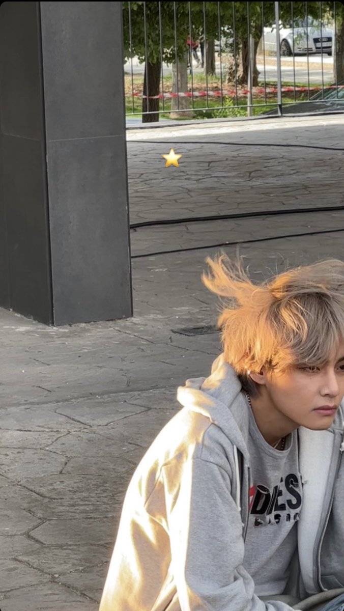 winskth's tweet photo. on the set w taehyung for the slow dancing mv (2023) ⭐️ https://t.co/3q9J41OuEm
