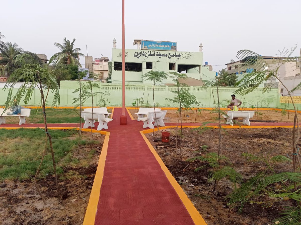 DCKhiCentral's tweet photo. #Project87 of #Project100 is the Azam Shaheed Park, 5D New Karachi turned into an amazing green space from a dumping ground. https://t.co/ZzZelP0Jt9 https://t.co/3tUaSP2oRs