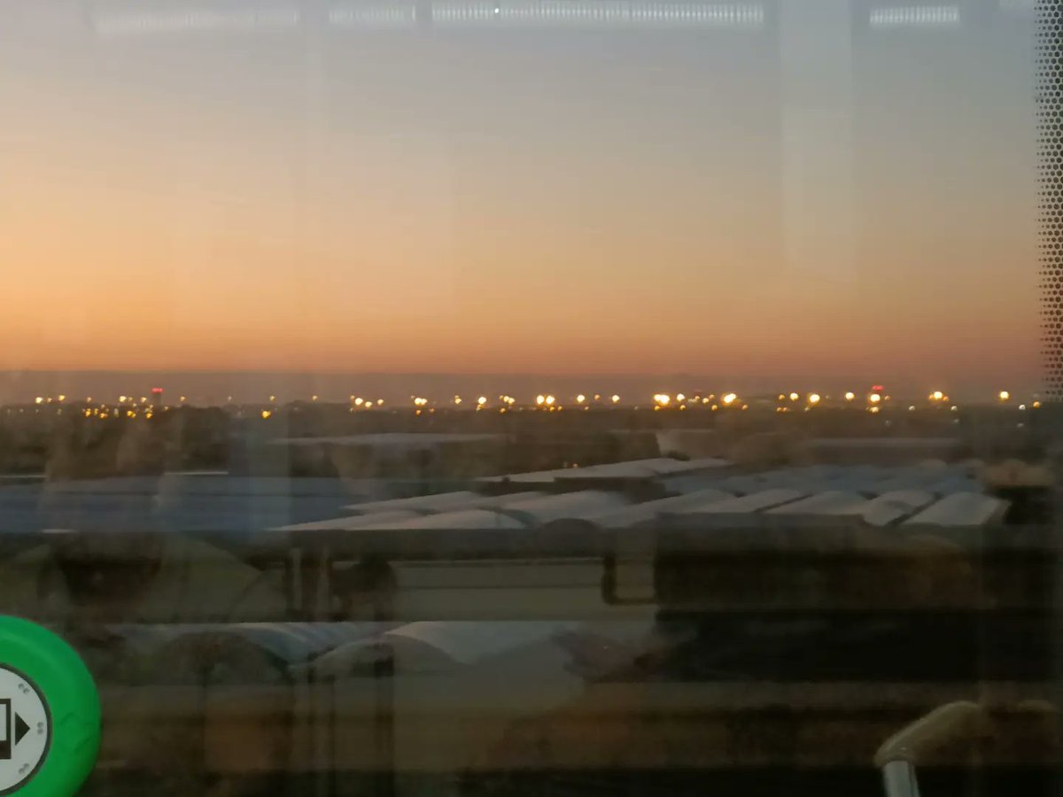 jrmoleroyll's tweet photo. Primeres llums del dia i el Sol #Sun que aviat començarà a sortir #sunrise #sunrise_catalunya amb l'hospital #Bellvitge i l'edifici #Mirador #BarcelonaTower
Des del #Bus #E97 per la #C32 i #B20
Dv. 08/09/2023 07:10 h 
#OppoX5Lite https://t.co/DO3tbazARi