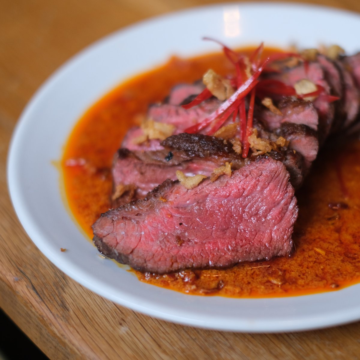 KaPaoFeeds's tweet photo. 350g picanha steak, chuu chee curry sauce and crispy shallots
Available in Glasgow and Edinburgh until sold out. Hit the link in our bio for a booking or walk-in waitlist info.
#KaPao #ScotFoodFort23 #MacDuffBeef #LocallySourced https://t.co/tXWJN13Rgd