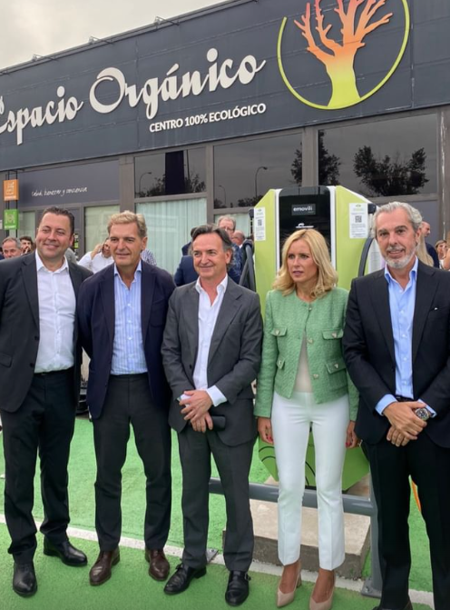 AICAempresarios's tweet photo. AICA asiste a la inauguración de emovili Fast, el nuevo proyecto de @emovili_ para dar un paso más en la movilidad sostenible. ¡Enhorabuena!
#AsociadosAICA #Movilidad https://t.co/mvFdT3Wlos