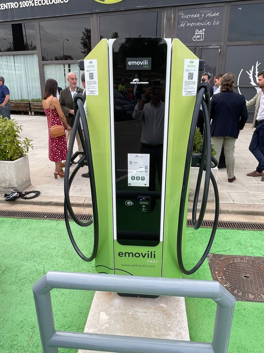 AICAempresarios's tweet photo. AICA asiste a la inauguración de emovili Fast, el nuevo proyecto de @emovili_ para dar un paso más en la movilidad sostenible. ¡Enhorabuena!
#AsociadosAICA #Movilidad https://t.co/mvFdT3Wlos