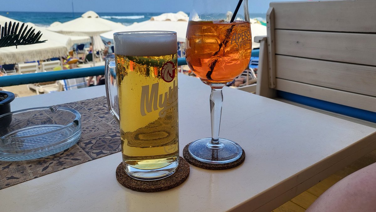 matty1969m3's tweet photo. A nice beer or two down at the beach in #Stalis #Crete Great to be away having a long overdue relaxing time in the sun 🌞🌞🍺🍺 https://t.co/axexdZIyvD