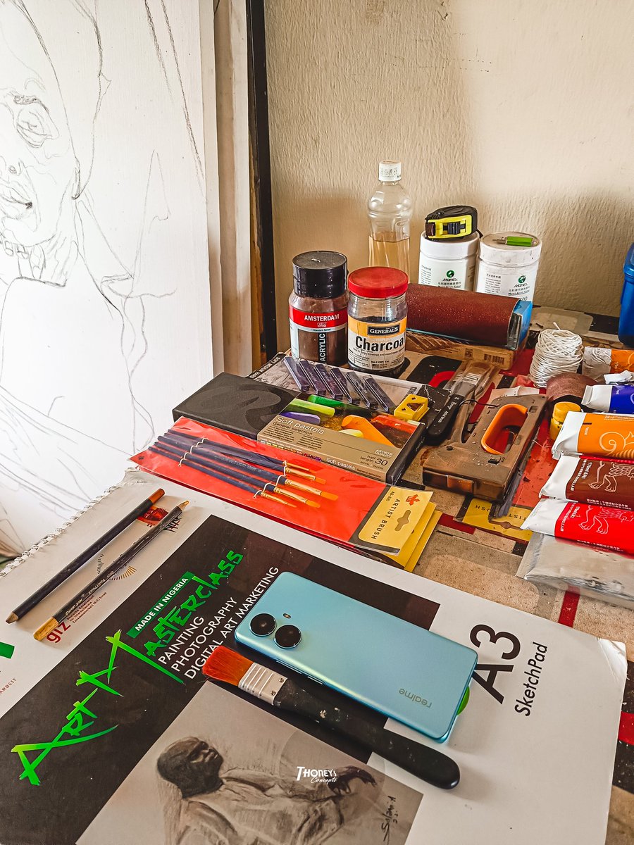 OtTonyye's tweet photo. Unzipping my backpack, I unveil the symphony of colors and textures that fuel my creative journey. With every stroke, I shape my vision, blending my potential masterpiece awaiting to be born. This is my 'back to school' setup.
@realmeglobal
#UnpackYourPack
#RealmeChallenge https://t.co/aecmc0ECgX