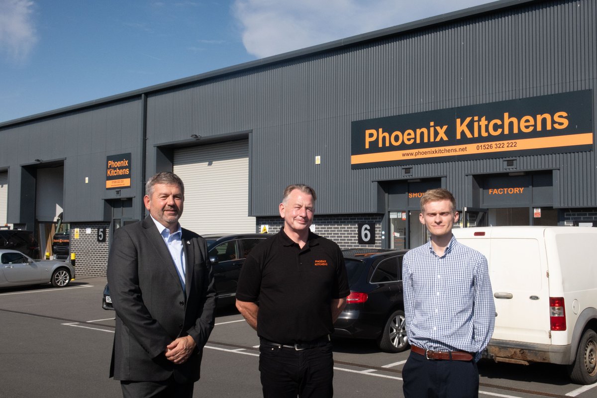 We've lots of units for growing businesses - like Phoenix Kitchens in Metheringham. The kitchens maker and retailer opened a showroom at our Scoley Court park, creating 2 new jobs, and is taking a 4th unit there. Great to visit them yesterday: orlo.uk/szCdJ <a href="/bankslongco/">Eddisons Incorporating Banks Long & Co</a>