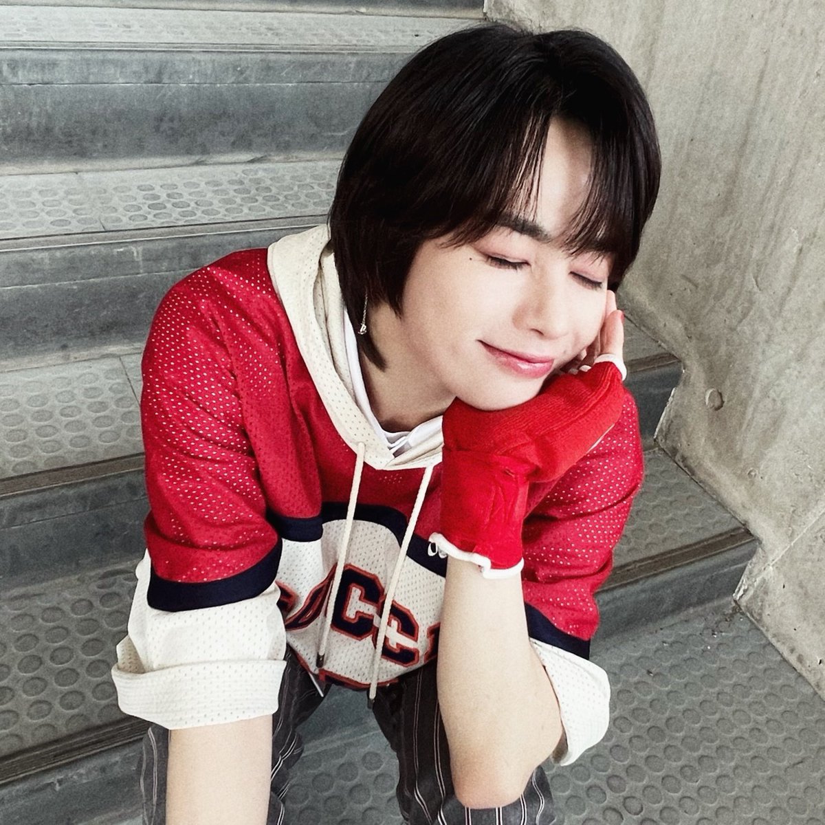 for_hubi's tweet image. literally how the fuck is this the same person?