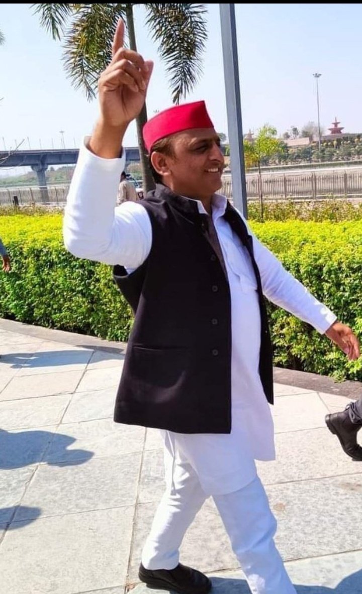 HarshYadav8126's tweet photo. @yadavakhilesh हाथ में सुदर्शन लेकर करेंगे बेईमानी का संहार
श्री अखिलेश के नेतृत्व में अब जीतेगी सपा हर बार! https://t.co/BIFJY7WScJ