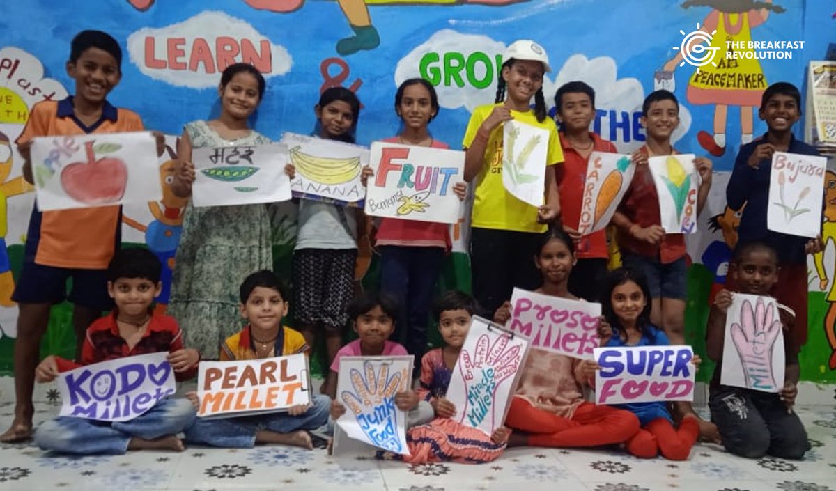 tbr_india's tweet photo. Today, our children have a message for you: Eat all your fruits and veggies properly, and start including #millets in your diet! 

#TogetherWeCan #BuildNutritionSecurity #PoshanMaah https://t.co/fu9uvIqCIs