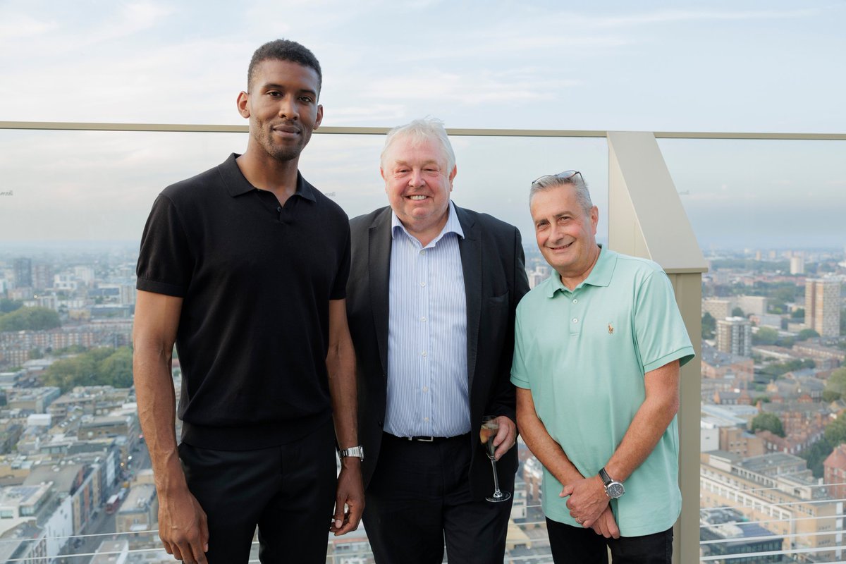 Wonderful evening at The Stage, a brand-new residential development in Shoreditch. The views from the 32nd floor Sky Terrace are not to be missed! @DavidGalman