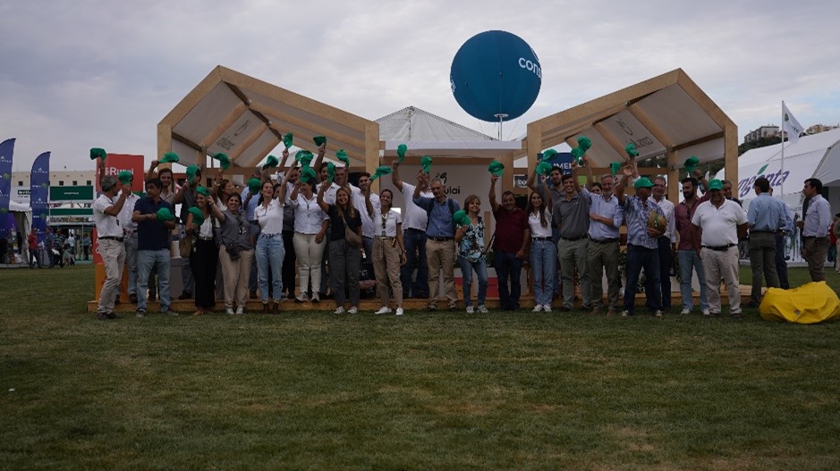 pt_rrnacional's tweet photo. O novo projeto B-Rural da CONSULAI foi lançado na Agroglobal, que decorreu em Santarém, entre 5 e 7 de setembro.
Saiba mais aqui: https://t.co/fOMcYjozuQ
#rederuralnacional #agricultura #comunicação #mundorural #consulai https://t.co/P8rk4BMGsf