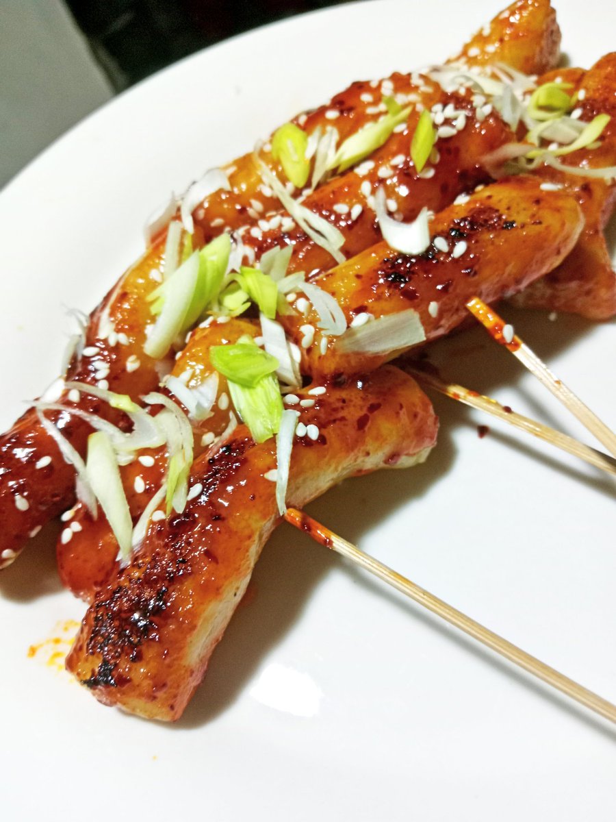 kaiuero's tweet photo. Hehe :D guys, I'm finally succeed on making tteok from scratch, so here I am making sotteok out of it!! 😆🌟

(I'm sorry for terrible angle of foodtography) #chaper https://t.co/r7xe25qdfj