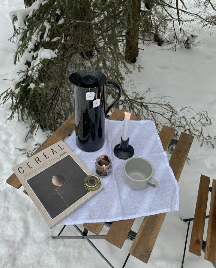 ملوحة البحر لاتتأثر مع كثرة المطر فكن كالبحر لايتأثر بكلام البشر، ولا تكره أحدا أبدا فكل من آذاك أعطاك درسا على طبق من ذهب وهو لايعلم.