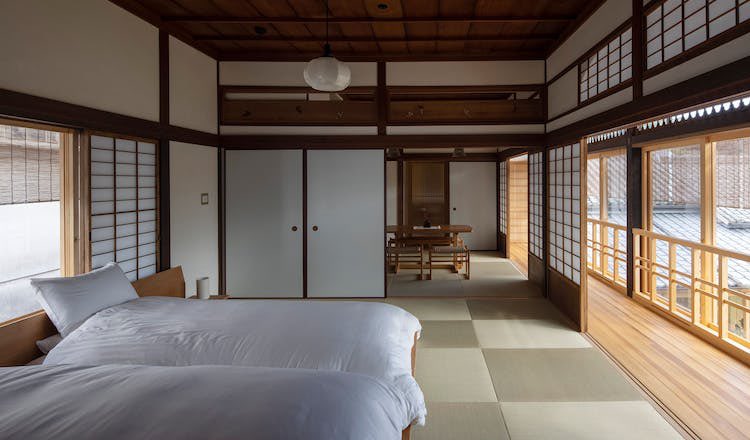 sora_413_'s tweet photo. 岡山の倉敷にめちゃくちゃ魅力的な宿見つけた。部屋可愛すぎる。。 https://t.co/Pp039eS7AP