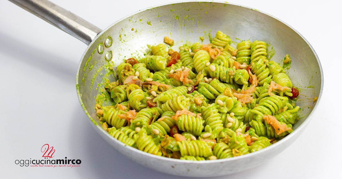 Nuova ricetta sul blog: una pasta buona sia calda che fredda! Scopri tutte le gustose varianti sul sito!oggicucinamirco.it/pasta-con-pest… #oggicucinamirco #verrignimood <a href="/verrignimood/">PastaVerrigni</a>