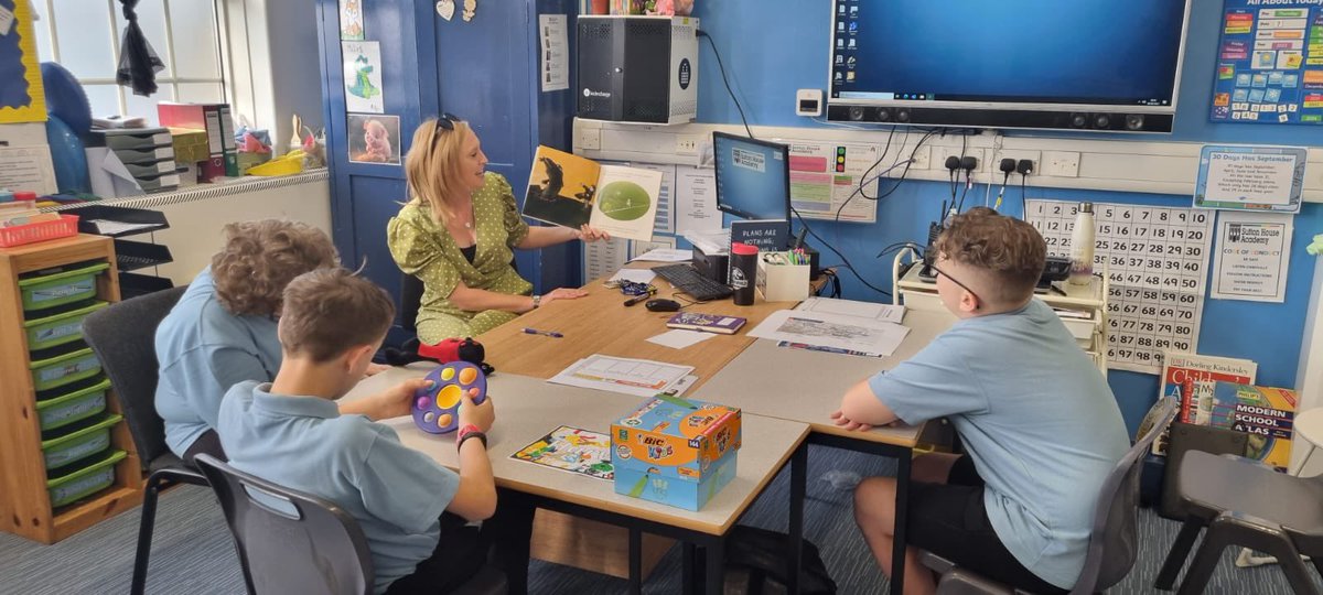 _SuttonHouse_'s tweet photo. International Literacy Day in its full swing at Sutton House academy. ⭐️#InternationalLiteracyDay #welovereading #classreading https://t.co/w2S8UDwQq9