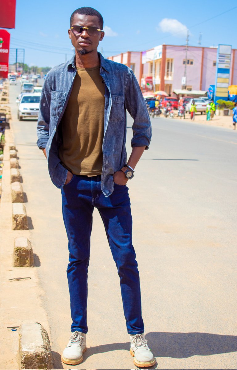 MarcusLoika's tweet photo. Visit #Bunia .
Un Vendredi ensoleillé dans la ville de Bunia, la prestigieuse ville de la province de l' #Ituri https://t.co/yR3AbdsnoC