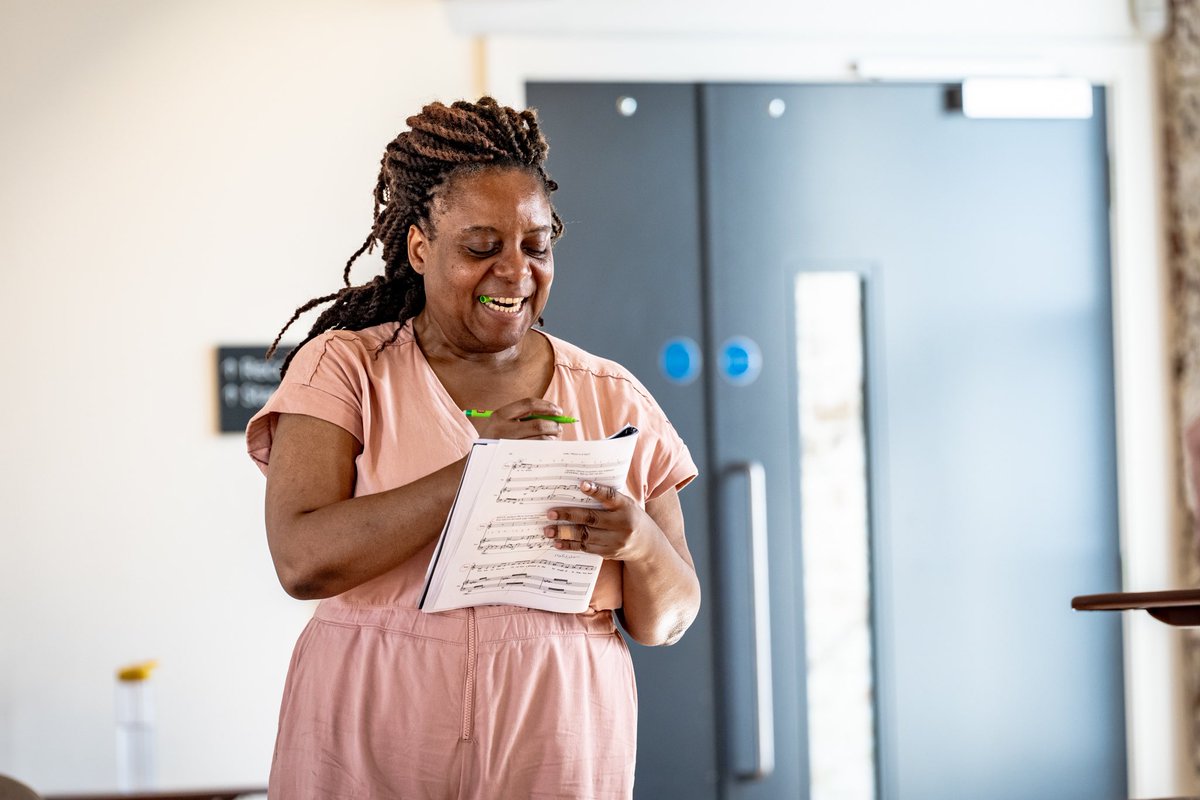 HannahKumari's tweet photo. FIRST LOOK INSIDE THE DISPLACED REHEARSAL ROOM! so much joy with the best people ✨Join us for our work in progress performance @woolwich_works next Weds 13th at 7pm. Part of @teteateteopera festival, in assoc. w/ @E_N_O #FootballAndOpera #WoolwichArsenal 📸 @stevegregson_ https://t.co/QDWBJf0lBF