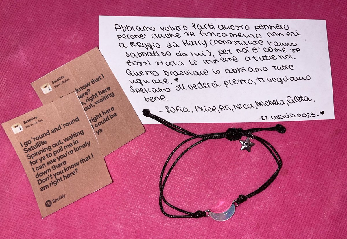 writeaboutlou's tweet image. mi sento così fortunata ad aver trovato delle amiche come voi, grazie per farmi sentire sempre li con voi nonostante i chilometri che ci dividono. vi amo immensamente❤️‍🩹

e grazie a te federico♡