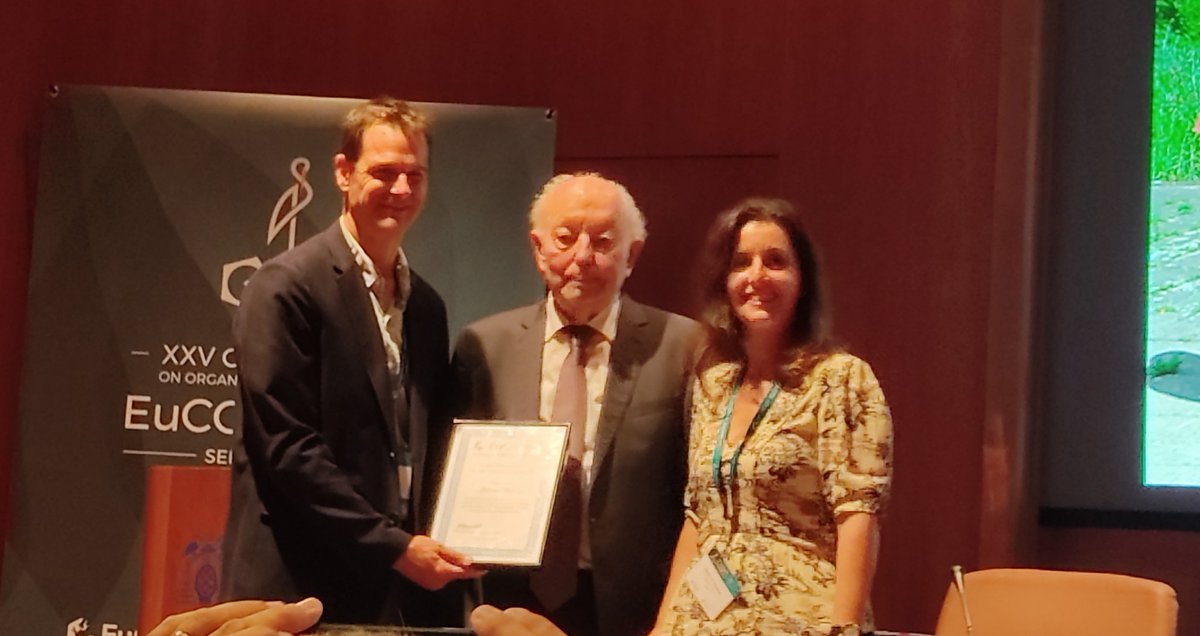 Eucomc2023 (@eucomc2023) on Twitter photo We are honoured to host the Fisher Wilkinson Prize at EuCOMC 2023 in Alcalá. CONGRATULATIONS Prof. Werner for such an inspiring and outstanding career in Organometallic Chemistry🏅👏👏👏@rseq <a href="/EuChemS/">EuChemS</a> <a href="/OEuchems/">OrganometallicDiv_EuCHEMS</a> <a href="/geqo/">Greg</a> <a href="/uah/">usman haque</a> We are honoured to host the Fisher Wilkinson Prize at EuCOMC 2023 in Alcalá. CONGRATULATIONS Prof. Werner for such an inspiring and outstanding career in Organometallic Chemistry🏅👏👏👏@rseq <a href="/EuChemS/">EuChemS</a> <a href="/OEuchems/">OrganometallicDiv_EuCHEMS</a> <a href="/geqo/">Greg</a> <a href="/uah/">usman haque</a>