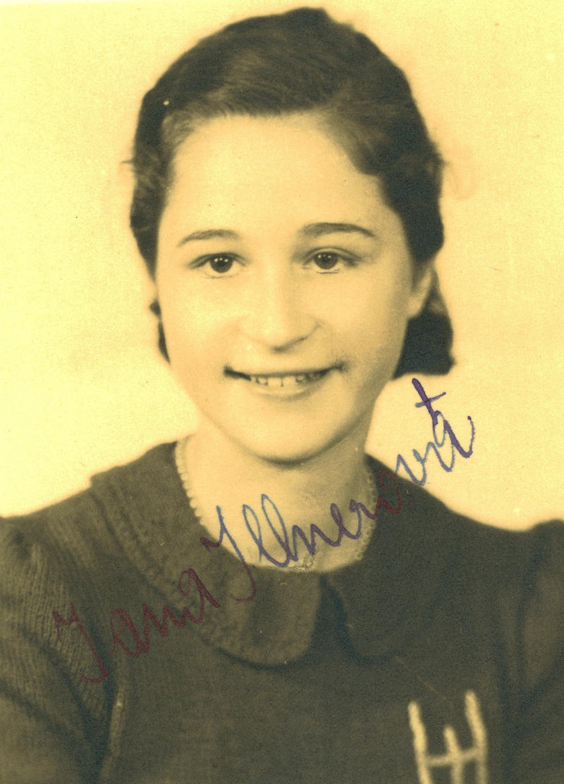 AuschwitzMuseum's tweet photo. 8 September 1924 | Czech Jewish twin sisters, Jana and Šarlota Illnerová, were born in Liberec.

They were deported to #Auschwitz from #Theresienstadt ghetto on 26 January 1943. They did not survive. https://t.co/e4XU5Nc6cP