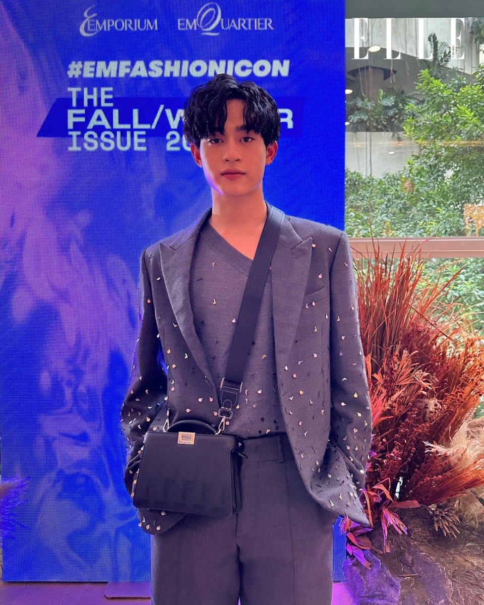ELLEThailand's tweet image. ไม่โดนตกยังไงไหว! &apos;บาร์โค้ด ตฤณสิษฐ์&apos; @BarcodeTin ในโททัลลุคสุดเท่จาก FENDI กับการร่วมอัปเดตเทรนด์ล่าสุดประจำปีที่งาน #EMFASHIONICON : THE FALL/WINTER ISSUE 2023 

#ELLEreports
#EMFASHIONICONxBarcode
#barcodetin
