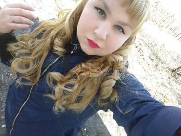AteoBreaking's tweet photo. В шаурме, от которой умерла 23-летняя девушка, нашли стафилококк

Девушка работала медсестрой и решила перекусить шаурмой на обеде. Спустя сутки она скончалась от инфекционно-токсического шока.

У всех 22 пострадавших диагностировали токсикоинфекцию. Несколько сотрудников точки задержаны, полиция ищет владельца шаурмичной и поставщиков мяса.