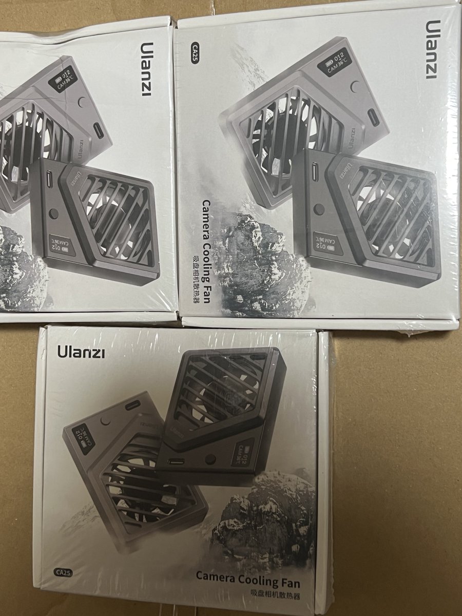 Ulanziの冷却ファン（Camera Cooling Fan）が届いた。なんで3つ注文したのか覚えてないけどまあ良し。効果あったら良いなぁ🥶

#ulanzi
#coolingfan