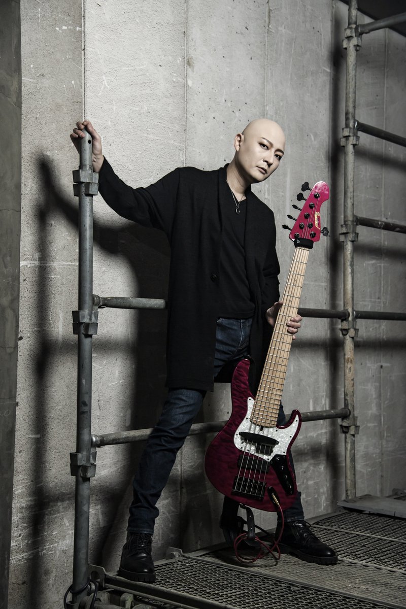 masaki_bassist's tweet photo. 2023/10/4発売
MASAKI 5thソロアルバム
「BASSTARIAN」
【参加ミュージシャン紹介】
★ベーシスト
M6参加
BOH(仮BAND)
#MASAKI
#ベース
#BASS
#BASSTARIAN
#BOH
#ベースバトル
#BassBattle https://t.co/fIn9bFDWUp