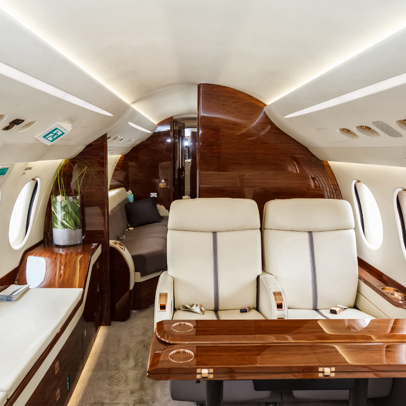 search_this_'s tweet photo. Étonnamment, la location d'un jet privé est plus abordable que la plupart des gens le pensent ! Appuyez ci-dessous et voyez par vous-même 👇