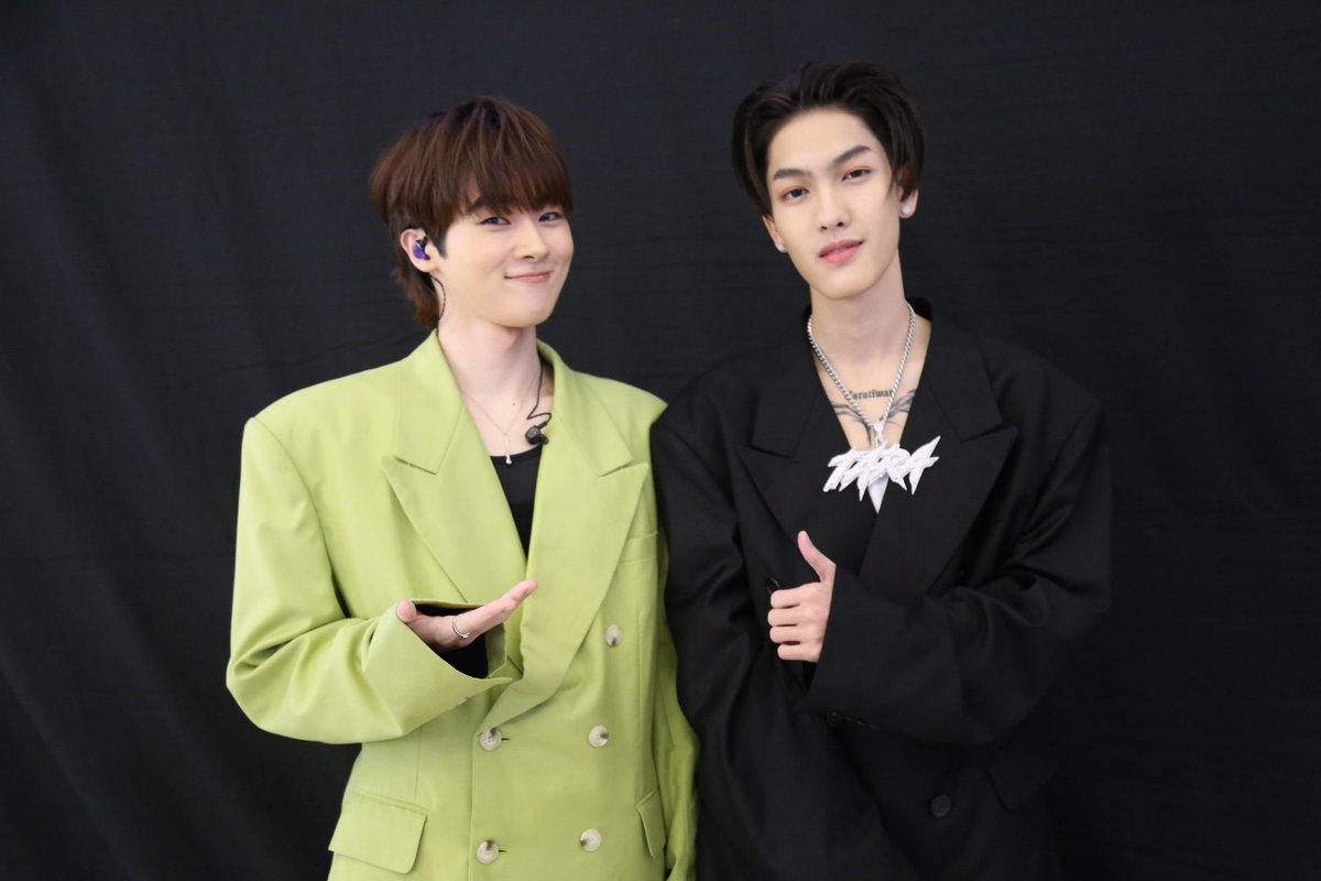 broadcastthai's tweet photo. ขอส่งท้ายสำหรับงานวันนี้คร้าบบ 💚🖤 
#PraewCharity2023
#PraewCharityxTARBOM https://t.co/ctPJu5ve3A