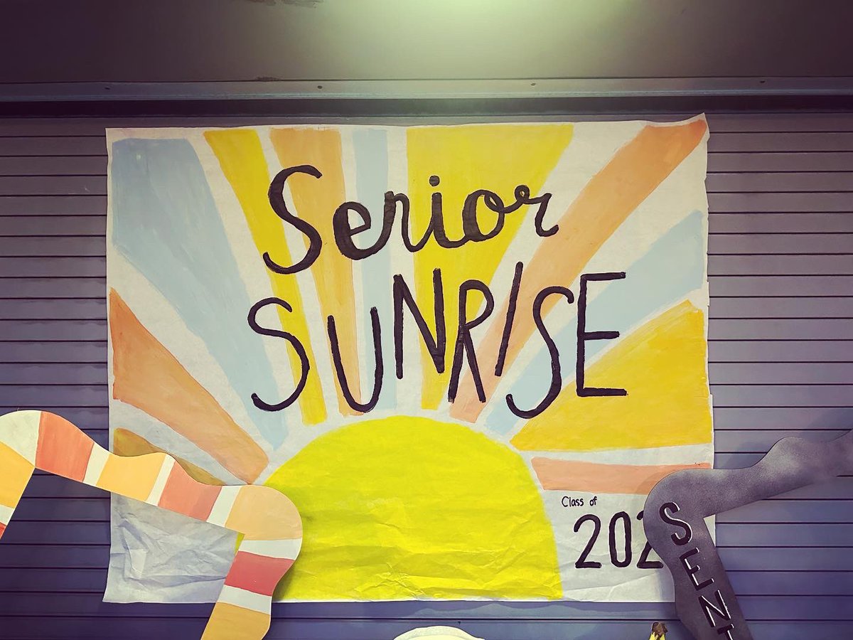 rhsbeavers's tweet photo. Senior Sunrise: The Cloudy Edition. #classof2024
@BeaverCentral https://t.co/LSV5dshp9T