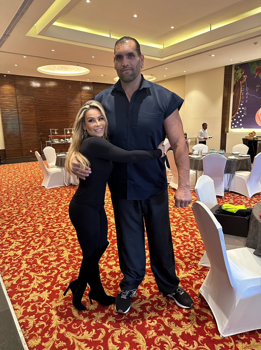 Reunited with Khali today in India! Always love seeing him!!!! @greatkhali ❤️🇮🇳