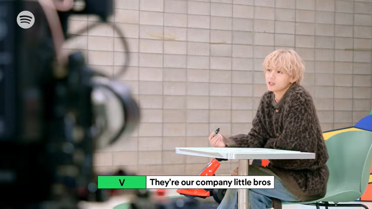 viraltakes's tweet image. BTS' V recently named 'BITE ME' by ENHYPEN as one of his current favorite songs.