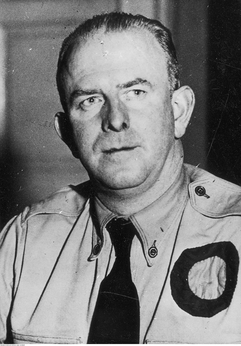 jimfitzpatrick's tweet image. Today is National #FineGael Day. 

On this day, 8 September, 1933, #SinnFéin leader Michael Collins founded #FineGael only a few years after his death at Béal na Bláth in 1922.
Here he is in full uniform.
Bit older and mangy but looking good.