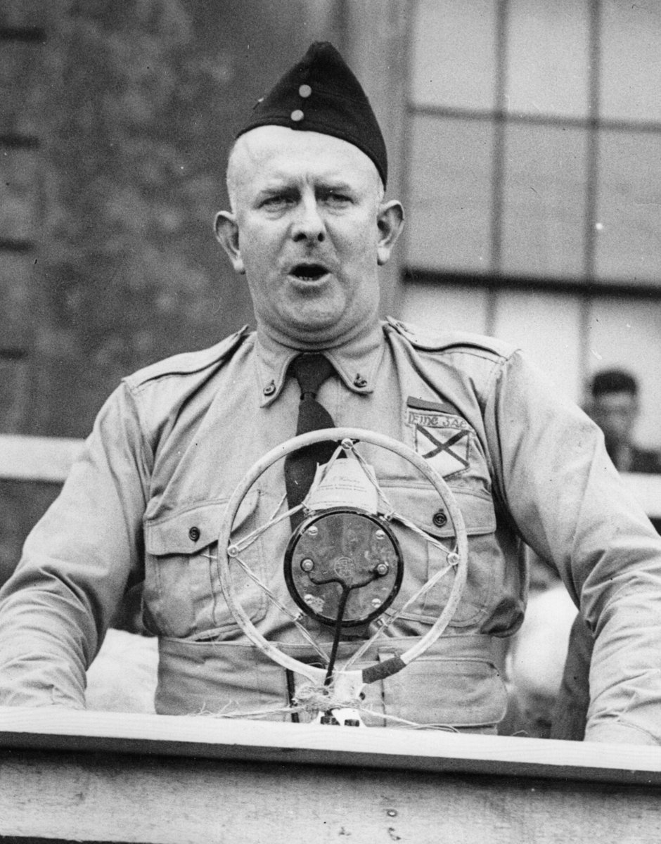 jimfitzpatrick's tweet image. Today is National #FineGael Day. 

On this day, 8 September, 1933, #SinnFéin leader Michael Collins founded #FineGael only a few years after his death at Béal na Bláth in 1922.
Here he is in full uniform.
Bit older and mangy but looking good.