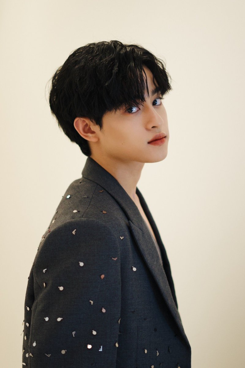 beoncloud_th's tweet image. ขอบคุณทุกกำลังใจจากแฟน ๆ ที่ส่งให้ บาร์โค้ด ในงาน EMFASHIONICON THE FALL/WINTER ISSUE 2023 วันนี้มาก ๆ น้าา~ ✨💜 Happy Friday

@Emp_Emq @BarcodeTin 
#EMFASHIONICONxBarcode
#EMFASHIONICON #TheFallWinterIssue2023 #Emporium #EmQuartier