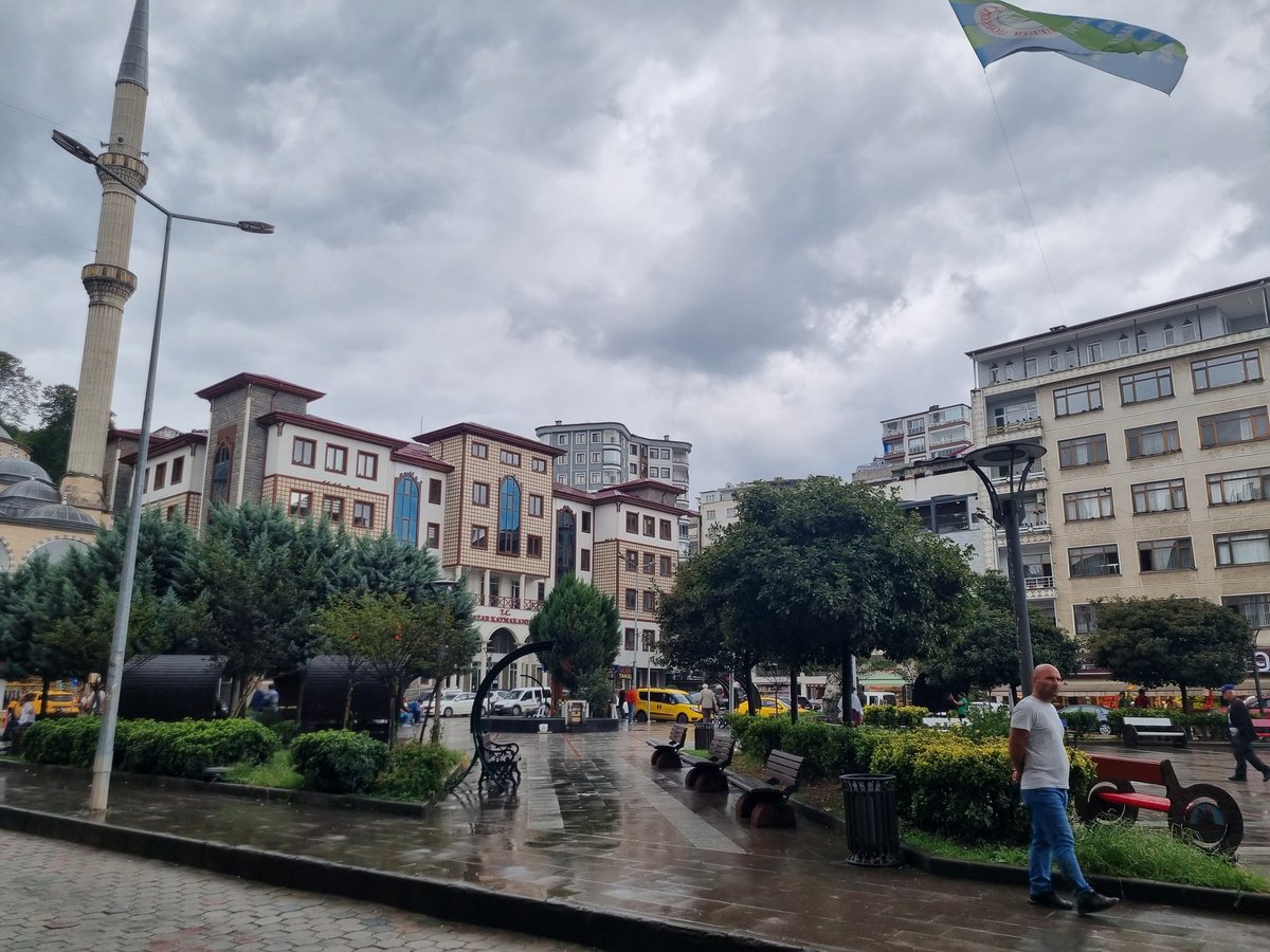 rizepazar's tweet photo. Bugün yağmurlu... https://t.co/NB3Xi54iua