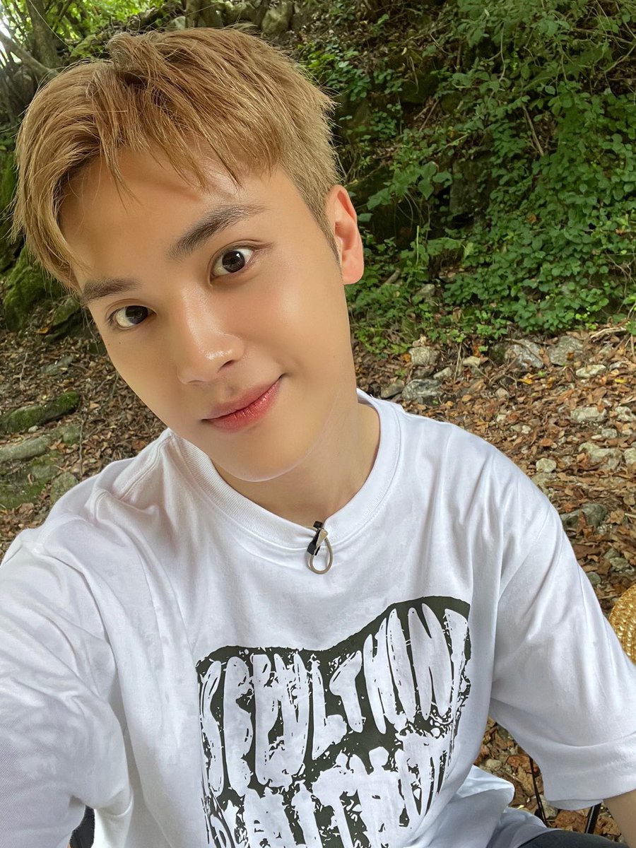 WE_THE_BOYZ's tweet photo. [주학년] 엠티는 처음인데✌🏻 https://t.co/7f7LrNLEaI